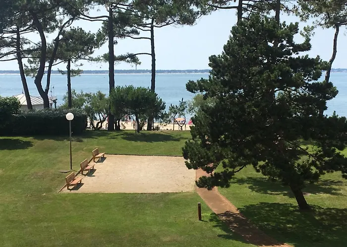 Renove Centre Moulleau Avec Balcon Et Parking - Fr-1-374-159 * Arcachon