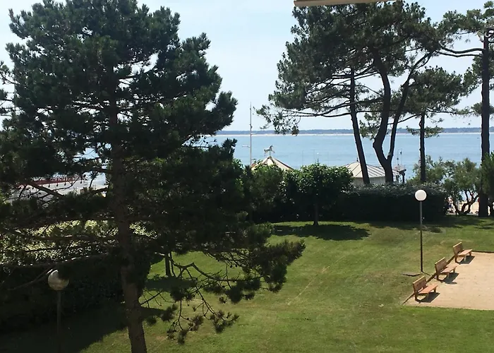 Apartment Renove Centre Moulleau Avec Balcon Et Parking - Fr-1-374-159 Arcachon